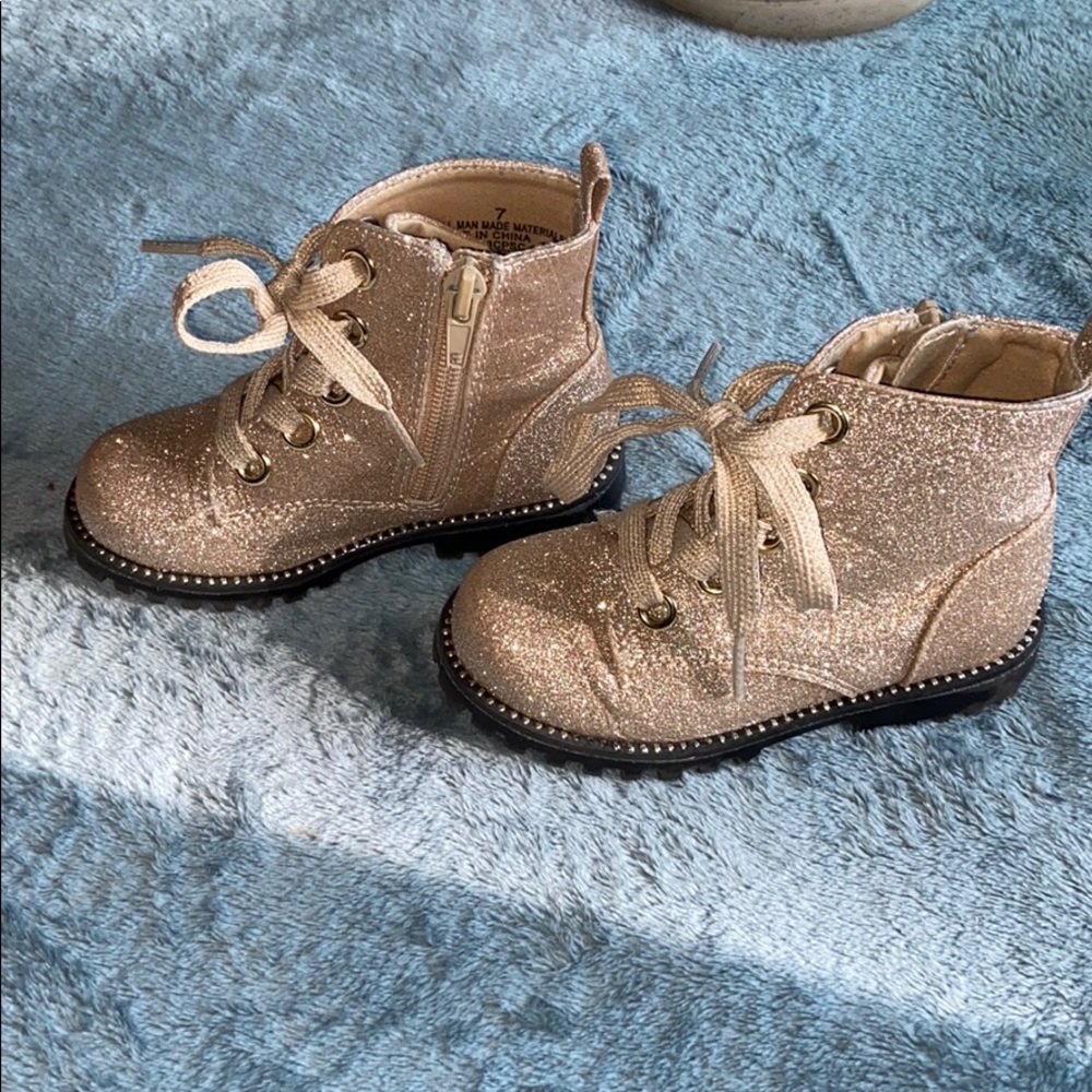 Worn once toddler size 7 sparkly boots